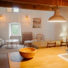 Studio et loft dans les Vans, centre historique, Ardèche, Cévennes Parc Régional, hotel v destinácii Les Vans