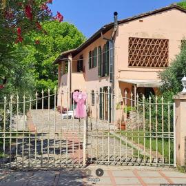 Agriturismo Podere Travalda、ポンテデーラのホテル