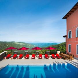 Palazzo Angelica Hilltop Luxury Villa with Pool, Spa & Views, hotel in Oprtalj