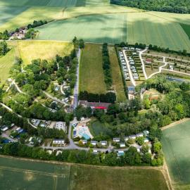 Camping maeva Escapades Country Park - Touquin, hotel in Touquin