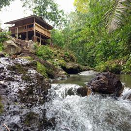 are twin bungalows, hotel sa Tetebatu