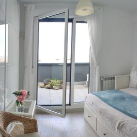 Habitación pequeña vistas y baño privado,NO piso entero,Small room view and private bathroom ,NOT whole apt