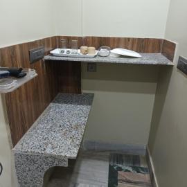 73 Rest House, hotel in Sāntrāgāchi