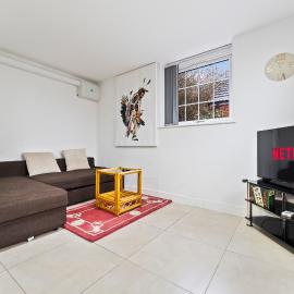 Bloom Court -Sleeps 6-Free Parking with Workspace & High-Speed WiFi, Hotel in Birmingham