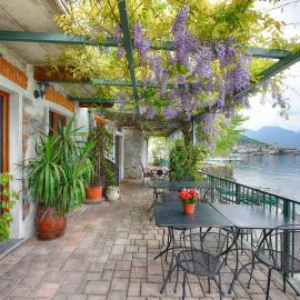 B&B Nest on the Lake, hotel u gradu Leceno