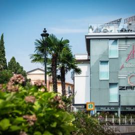 Happy Hotel Atelier Gardone Vittoriale, hotel a Gardone Riviera