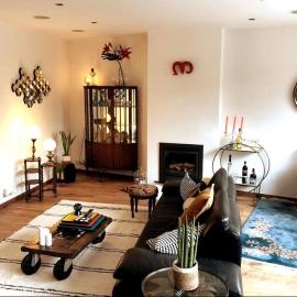 Stylish & Spacious Flat viewing the Lovely MAS, хотел в Антверпен