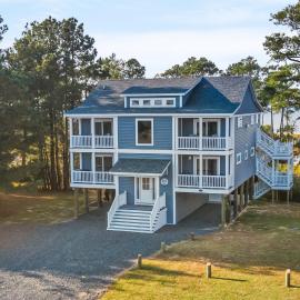 Wildcat Retreat - Waterfront & phenomenal Views!, Hotel in Deep Hole