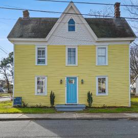 Windsor House - In town historic charm