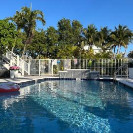 Sea Spray Inn