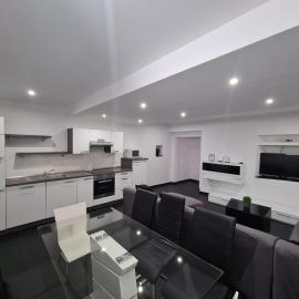 HOUSE KOPER Center, khách sạn ở Koper