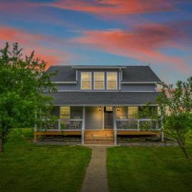 Spacious Home 4BR Fire Pit, Patio Hot Tub, hotell i Frankfort