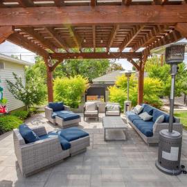 Prime Location Home with Hot Tub l Midtown