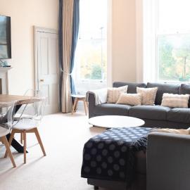3-Bed gem with Bath Abbey views