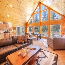 Breck Ski Chalet 4br 3ba 10 person Hot Tub Starlink Xbox، فندق في Alma