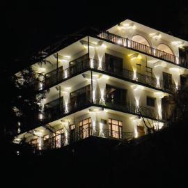 The Thatch, Hotel in Nagar