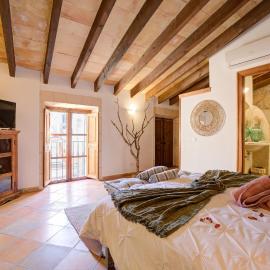 Hotelet Can Oms Picasso by Rentallorca, hotel in Petra