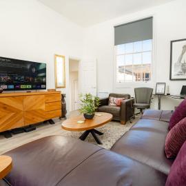 Characterful 2 Bed Apartment in Central Cheltenham