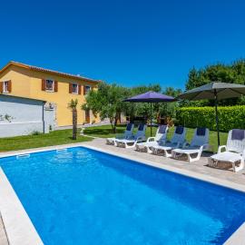 Vila Rimanici, a wonderful and sunny pet friendly villa
