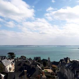 VUE MER panoramique Appartement classé 3 étoiles 2p, hotel in Saint-Cast-le-Guildo