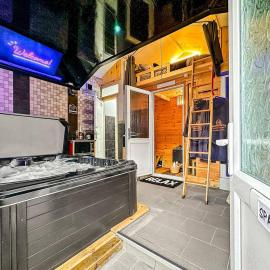 Maerdy Mini-Spa Meltaway Hot Tub & Sauna, hotel a Maerdy
