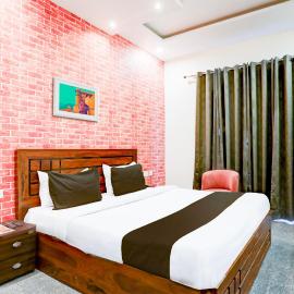 Hotel Aastha Shree Dham