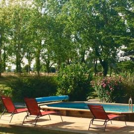Appartement avec piscine & jardin privé - calme absolu près de Villeneuve-sur-Lot, hotel em Lédat
