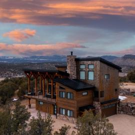 Stunning Luxury Family Home Near Zion National Park, hotel in Orderville