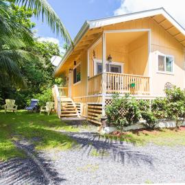 Oceanfront Cottage Near the Kalapana Lava Flows, hotel u gradu Kehena