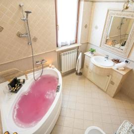 Villa Antonella Wellness & Jacuzzi, hotel sa Ciampino