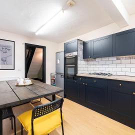 Best Work Stays 4 Bedroom Washer FreeParking