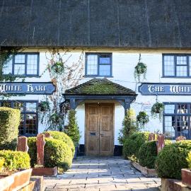 The White Hart, Wroughton, hotell i Swindon