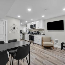 Home Base for Winter Ski Adventure & SLC Events, hotel in Sandy