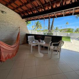 Casa Piatã com piscinas em condomínio grande, hotell i Salvador