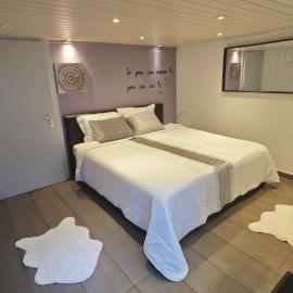 Sourire de paradis, hotel a Collombey
