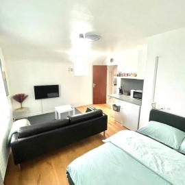 Green Spot Meise - 15 min from Brussels with free parking & Self check-in – hotel w mieście Meise