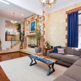 Spacious Central Fremantle Home w Spa bath &garden, hotelli kohteessa Fremantle