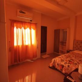 Confortable suit semi amoblada, hotel en Machala