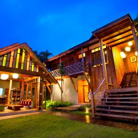 Hotel des Artists Rose of Pai