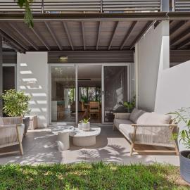 1405 Tranquil Beachside Villa, Hotel in Magenta
