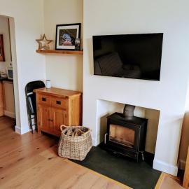 Brynmyrddin family studio, hotel a Henllan