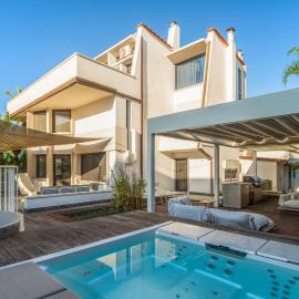 GOLDEN LUXE - Dream Villa Sauna & Jacuzzi, hotel in Lido di Camaiore