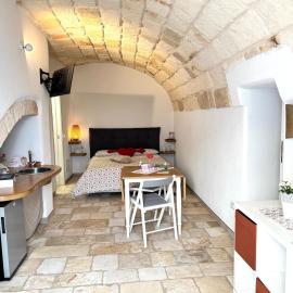 Petali Rosa- Dimora Grotta, hotel in Polignano a Mare