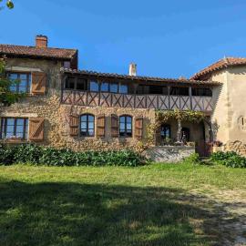 Halte de d'Artagnan, hotel u gradu Saint-Christaud