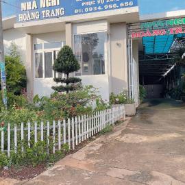 Nhà Nghỉ Hoàng Trang Hồ Ekao, hotel in Buôn Kao