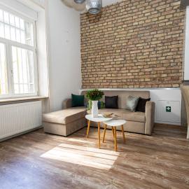 Spacious & Minimalistic Apartment in Downtown