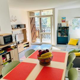 Apt T3 avec terrasse, sous les pins, au bord du lac et à 5 min de l'océan