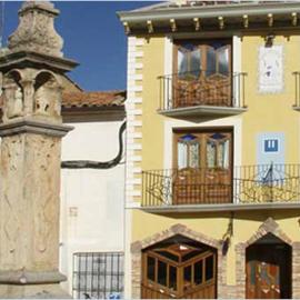 Hostal Las Grullas، فندق في Tornos