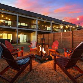 Fireside Haven - Hot Tub & Downtown Walkable
