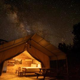 Glamping Tent #7 with AC Heat AC and Private Bath, hotel en Orderville